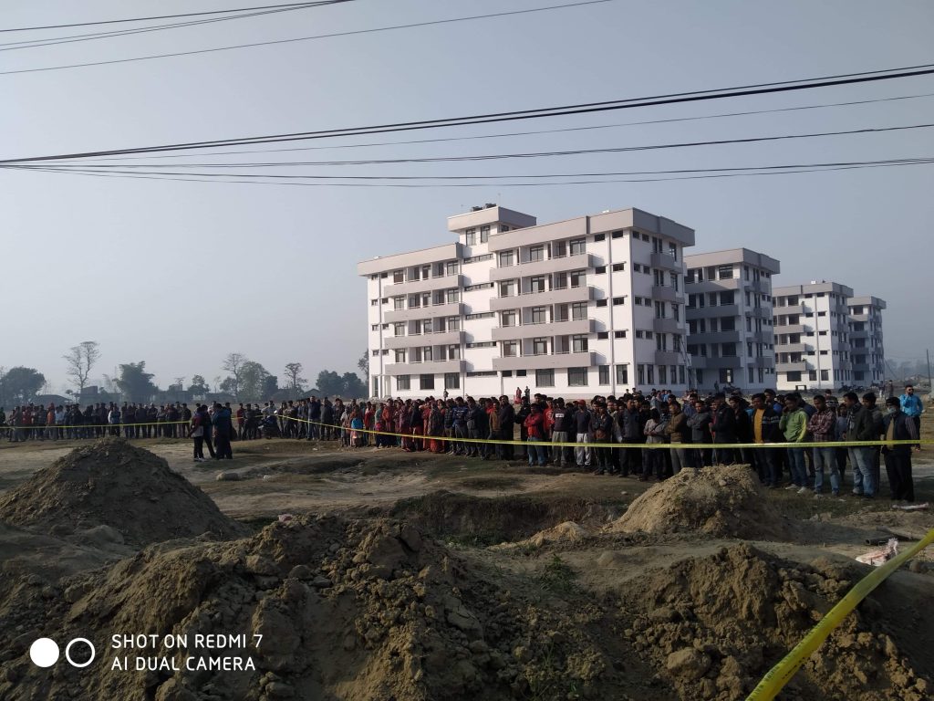 कैलालीमा मृत फेला युवकको घटनालाई प्रहरीले तालिम प्राप्त कुकुर सहित अनुसन्धान गर्दै