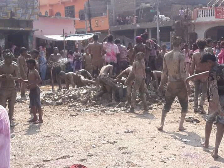 होलिमा भिडभाड गरे कार्वाही गर्ने