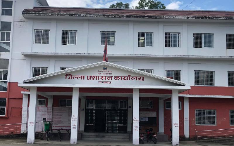 कञ्चनपुरमा  निषेधाज्ञा लम्बियो,खाद्य बस्तु पनि आइतबार र सोमबार बिहान ६ बजेदेखि ९ बजे सम्म मात्र  पसल खोल्न पाइने