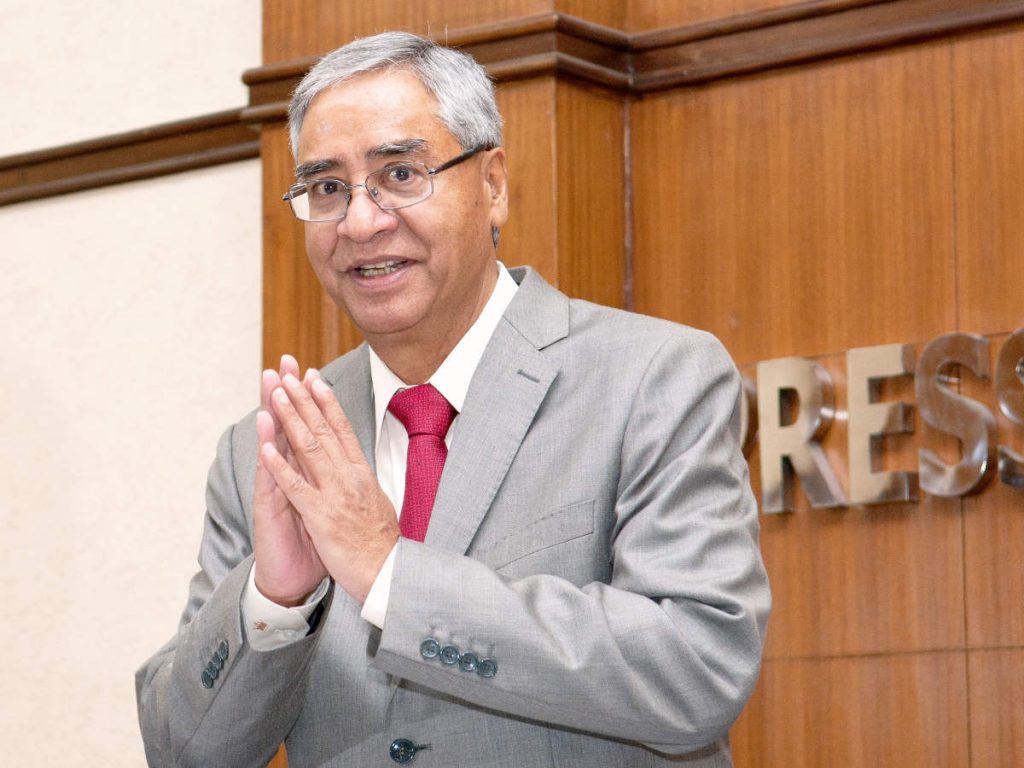 ऋण लिएर भए पनि सबै जनतालाई खोप दिन्छौं : प्रधानमन्त्री देउवा