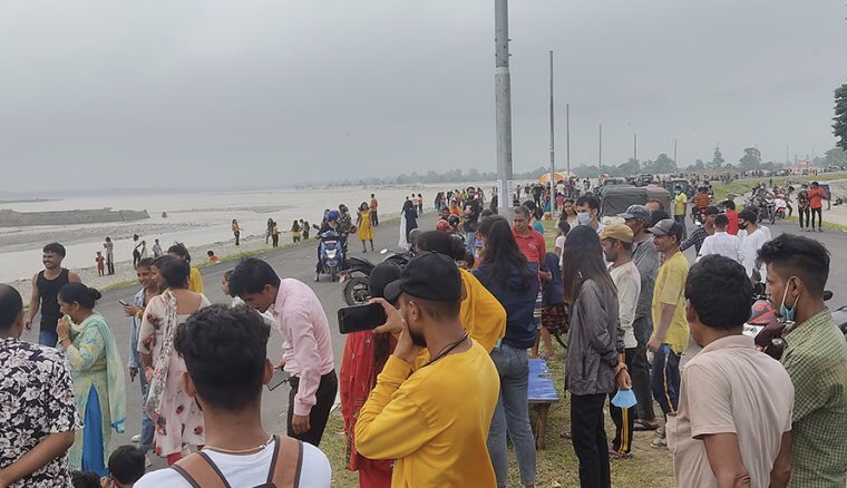 भाइरसका डरले  कञ्चनपुरको भाइरल रोड’मा घुम्न रोक