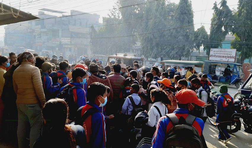 धनगढीमा भयाे विद्यार्थीबीच ‘ग्याङ फाइट’
