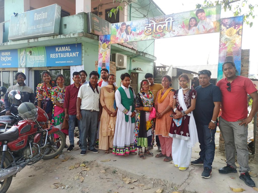 रानाथारु कलाकार मञ्चले माग्याे फगुहा