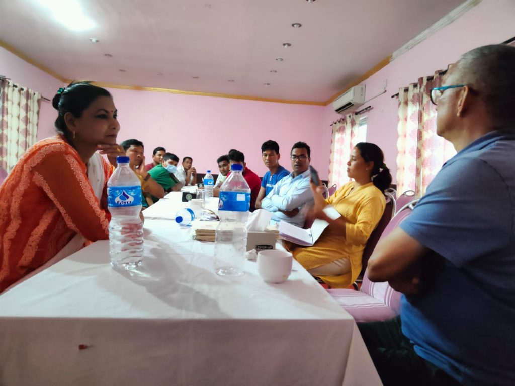 सु.प.प्र. प्रदेश कमिटी सभापति वीर बहादुर बलायरलाई रानाथारु समुदायले ज्ञापन पत्र बुझाए