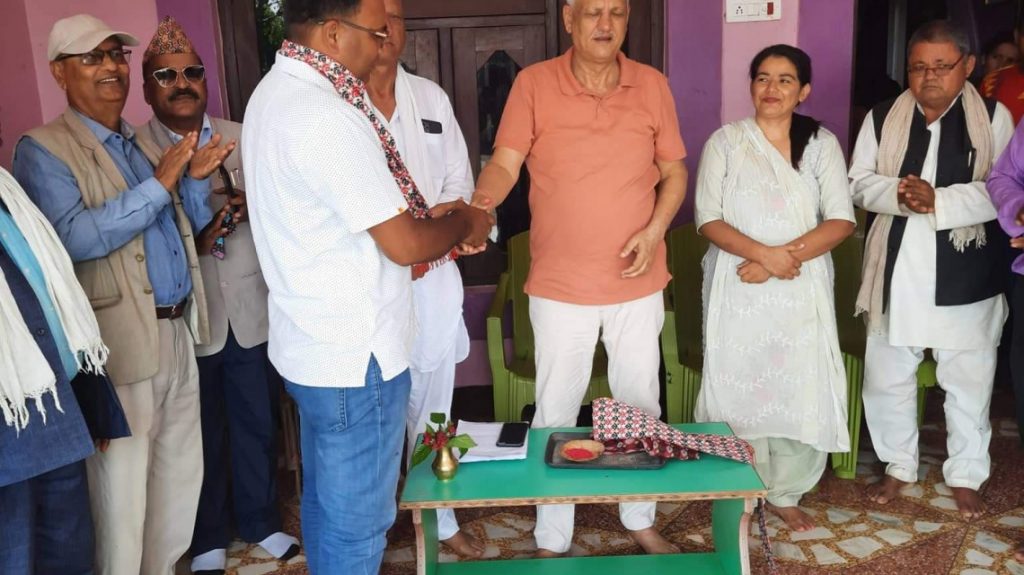 गोदावरीमा स्वतन्त्र बाट मेयरको चुनाब लडेका बिक पुन: एमाले मै फर्किए