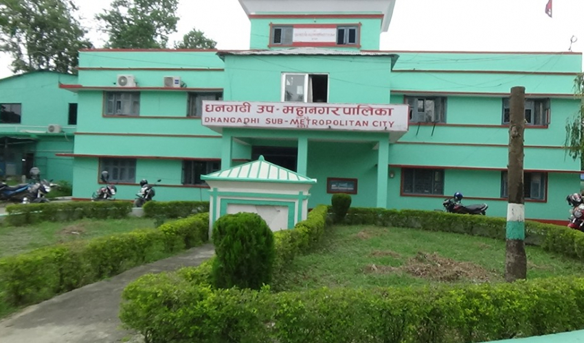 धनगढीमा खोलानाला मिचेर गरिएको अतिक्रमण खाली गर्न सूचना जारी