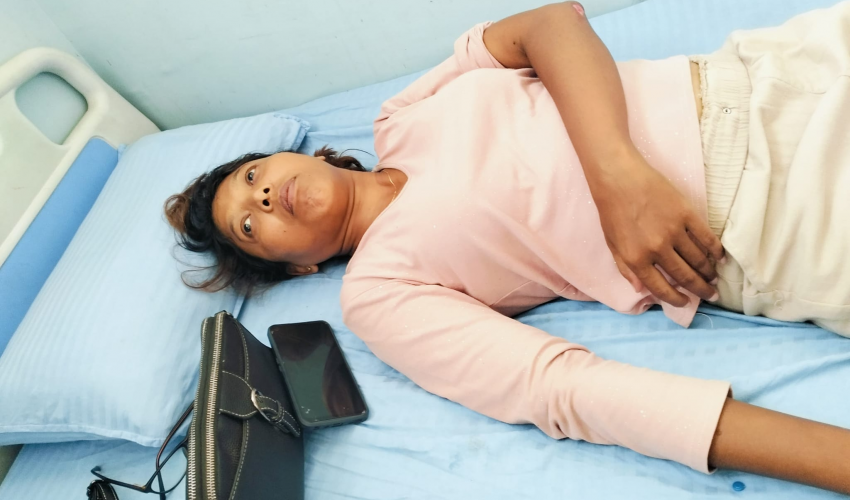गाडीको ठक्करबाट धनगडीमा पत्रकार चौधरी घाइते