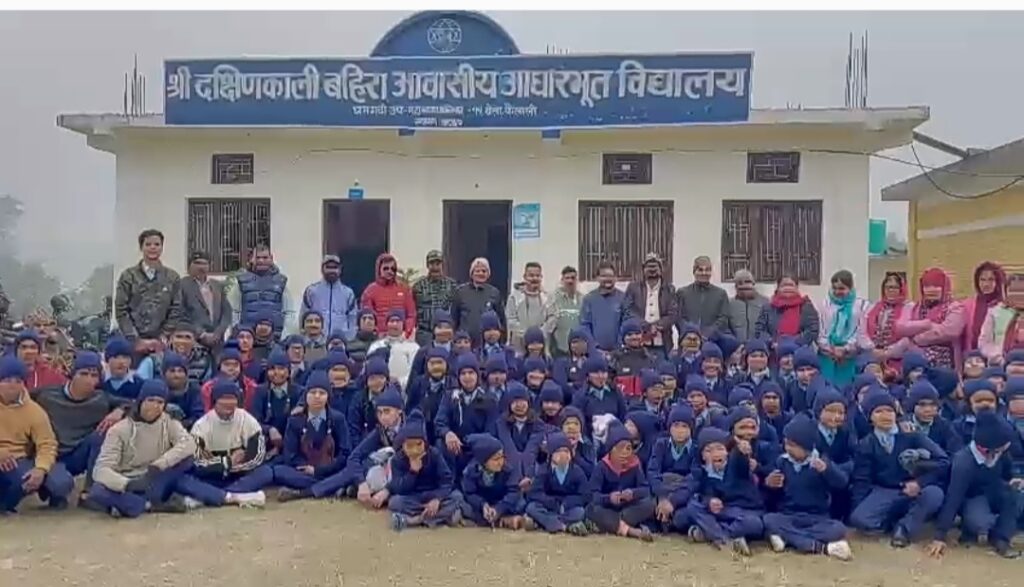 ‘दिन पुगोस, खान पुगोस’ अभियान अन्तर्गत   दक्षिणकाली  बहिरा आवासिय आधारभुत विद्यालयमा  न्यानो कपडा वितरण