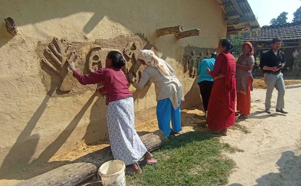 कैलालीमा थारू लोककला जोगाउन कार्यशाला