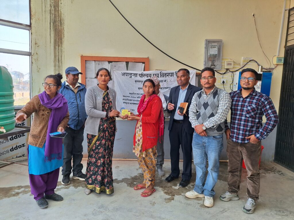 कृष्णपुरमा अपाङ्गता भएका ब्यक्तिहरुका लागि गाउँमा गएर परिचय पत्र गरे वितरण