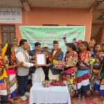 प्रधानमन्त्री ओली लाई नेपाल रानाथारु समाजकाे पाँच बुँदे ज्ञापनपत्र