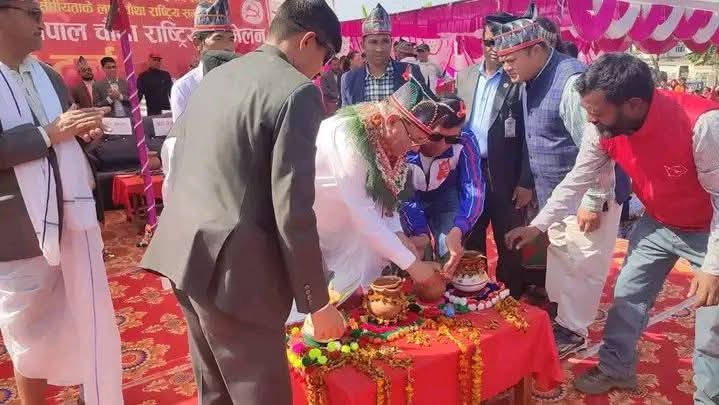 जनसम्बन्ध राख्न नसक्नु माओवादीको कमजोरी :प्रचण्ड