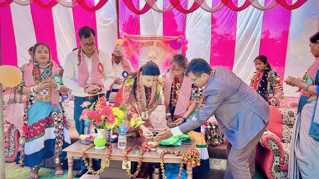 धनगढी -१७ पथरीमा  होरी मिलन कार्यक्रम सम्पन्न