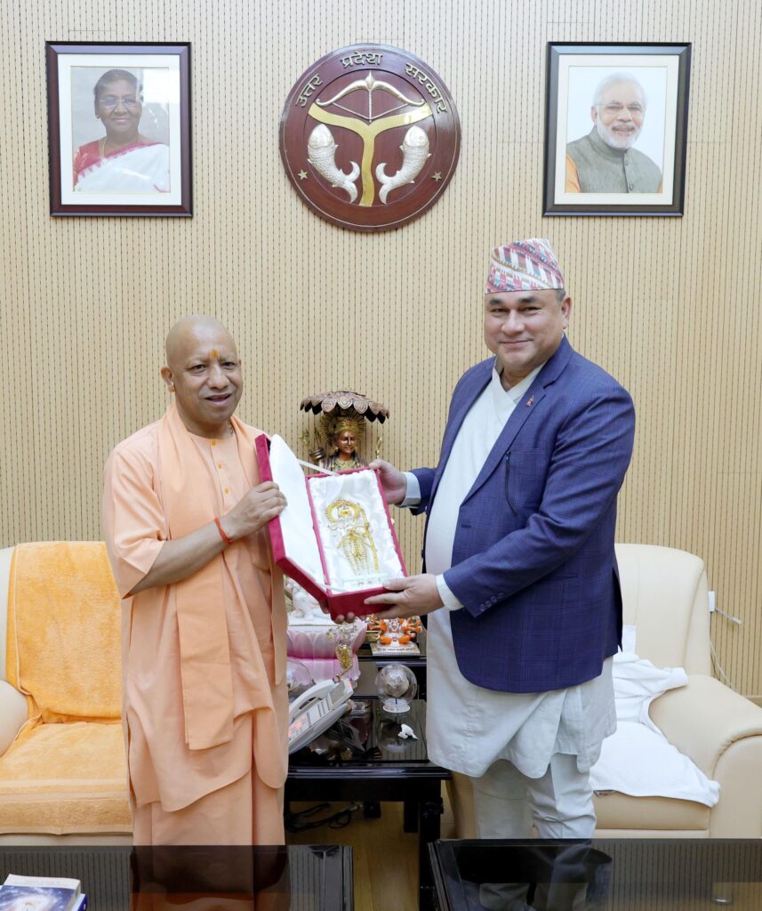 मुख्यमन्त्री शाह र उत्तर प्रदेशका मुख्यमन्त्री योगीबीच भेटवार्ता सीमा सुरक्षाका विषयमा छलफल