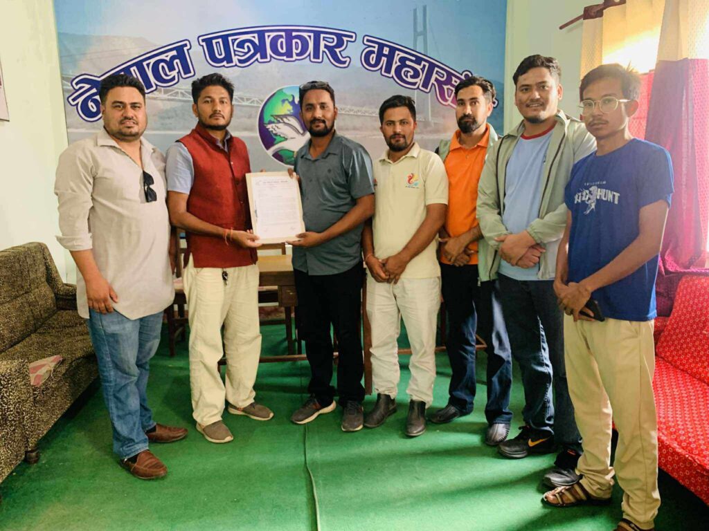 कैलालीमा पत्रकारिताको आडमा भइरहेका गलत क्रियाकलाप रोक्न प्रेस चौतारीको माग