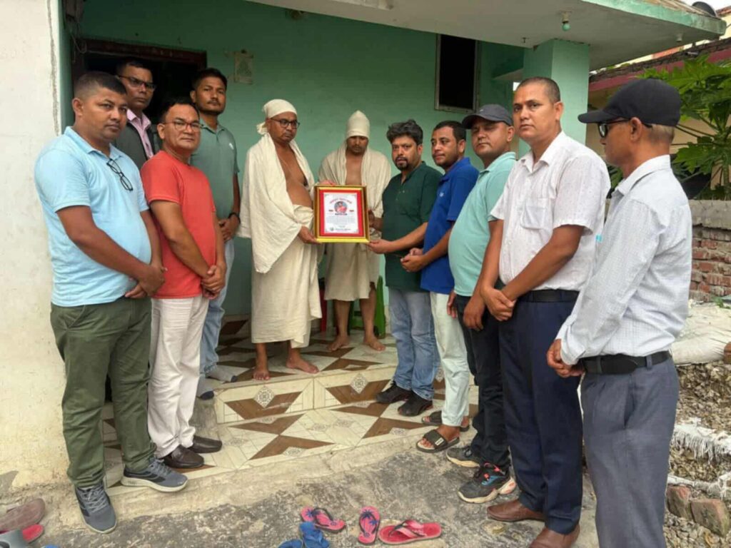 पत्रकार बमको निवास पुगेर प्रेस युनियनका केन्द्रीय अध्यक्ष शिव लम्सालद्वारा समवेदना