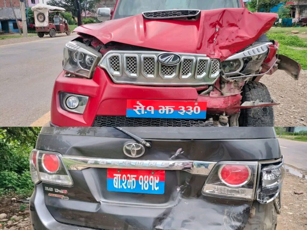 सुप प्रदेशका दुई मन्त्रीको गाडि लम्कीमा एक आपसमा ठोकिए