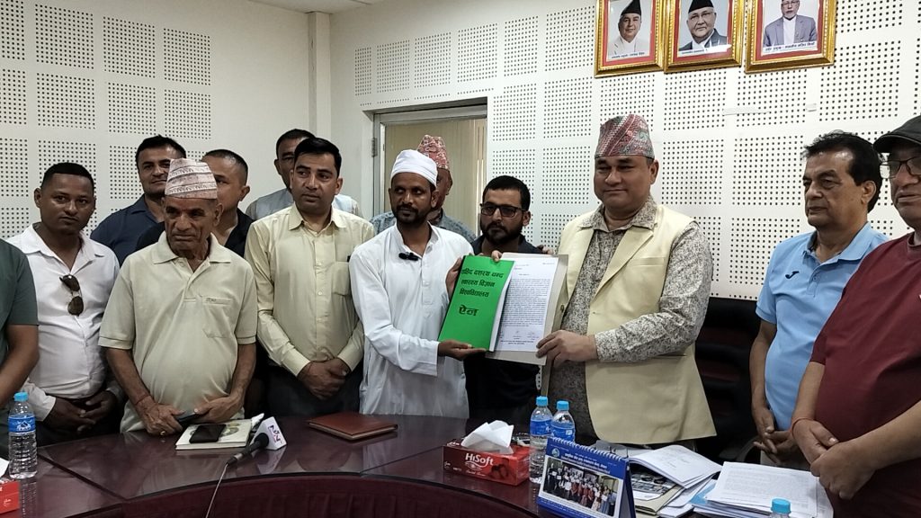 शहीद दशरथ चन्द स्वास्थ्य विज्ञान विश्वविद्यालय: संघर्ष समितिद्वारा ज्ञापन–पत्र, मुख्यमन्त्रीले छिटो सञ्चालन गर्ने प्रतिबद्धता
