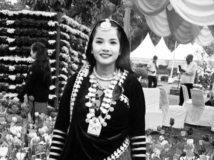 उत्तराखण्डकी थारू लोकगायिका रिंकू राणाको सडक दुर्घटनामा मृत्यु, भतिजी घाइते